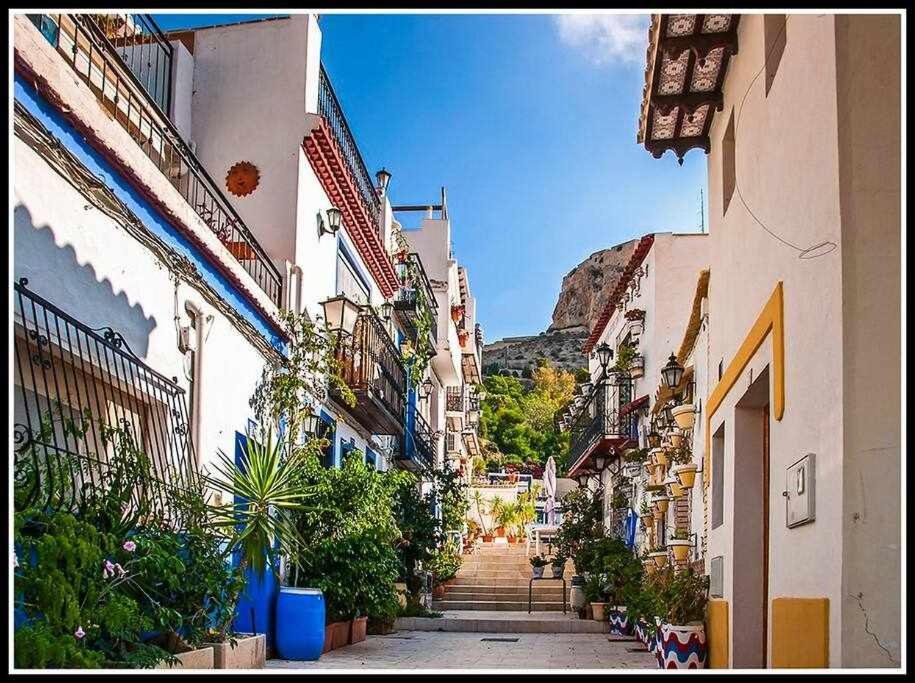 アリカンテPlaza Carmen A 500M De Playa Historic Centreアパートメント エクステリア 写真